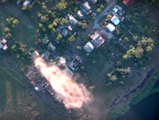 ВСУ прицельно уничтожают Донбасс – опубликовано видео с беспилотника