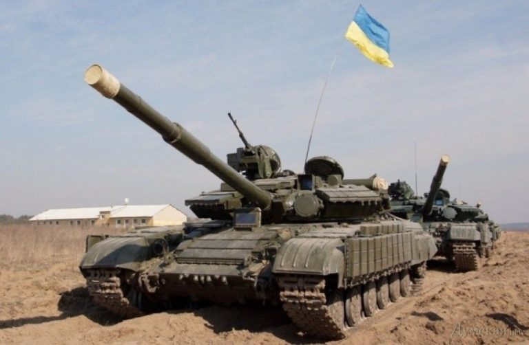 Украинская армия сосредоточила 11 танков в районе Мариуполя