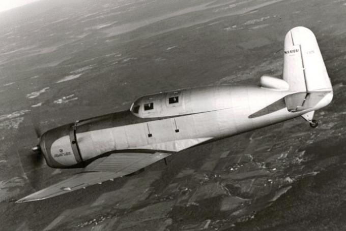Экспериментальный высотный самолет Vought VS-326. США