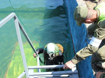 Российские танкисты в Армении лезут под воду