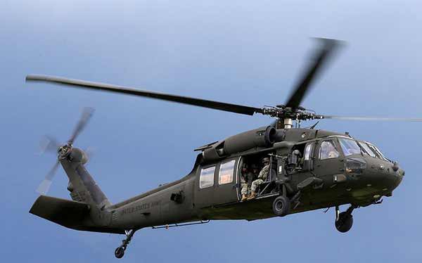 У берегов Йемена разбился военный вертолет США Black Hawk