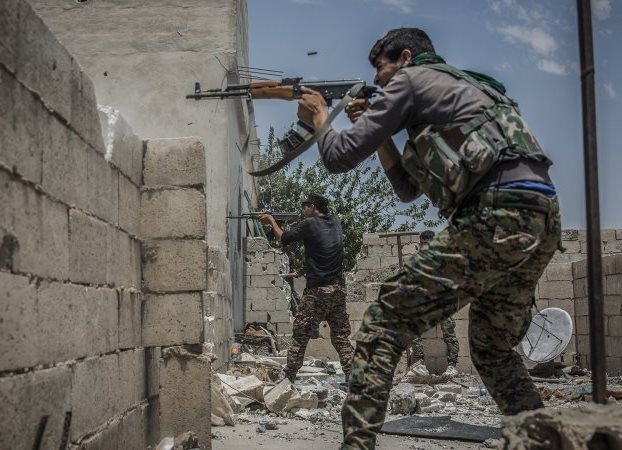Затяжной штурм Ракки: удар по боевикам США, засада для бойцов САА готова