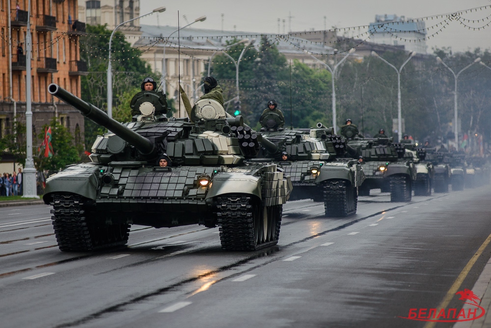 Беларусь может оказаться между молотом и наковальней