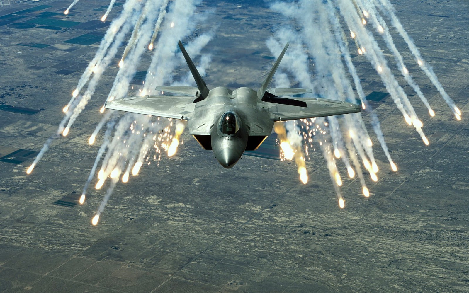В погоне за ПАК ФА: американский F-22 пытаются уравнять в шансах с Т-50