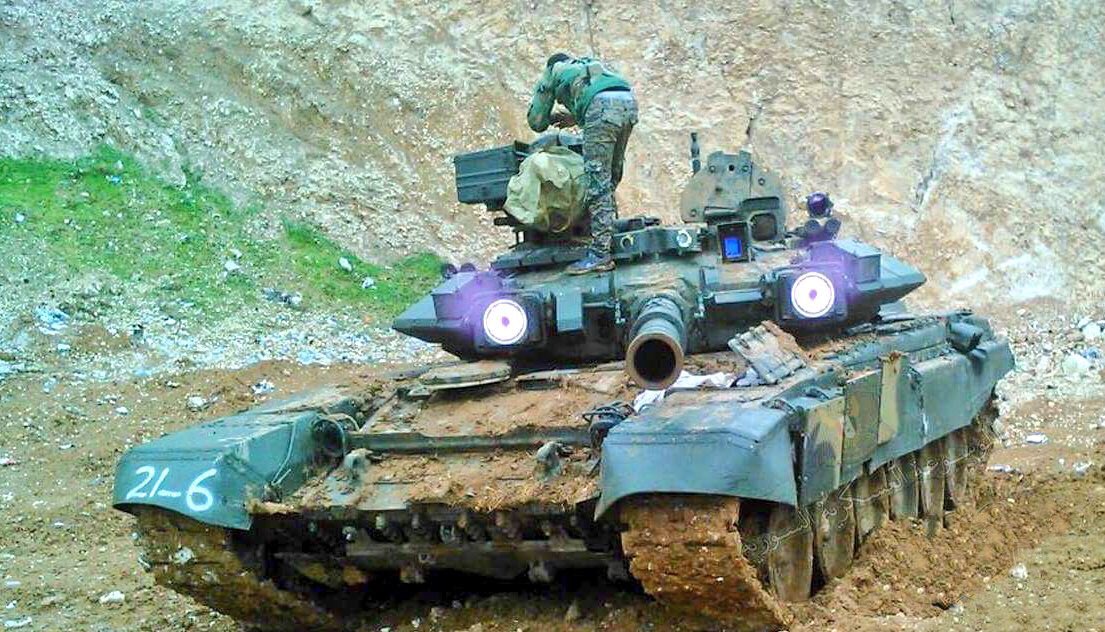 В Сирии воюющие Т-90А "слепят" врагов "супер-фарами"