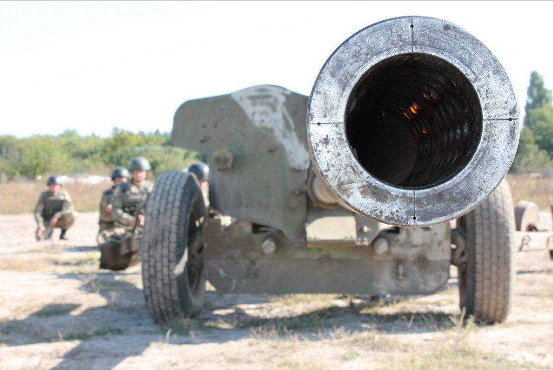 Хроника Донбасса: Украина возвращает артиллерию на фронт