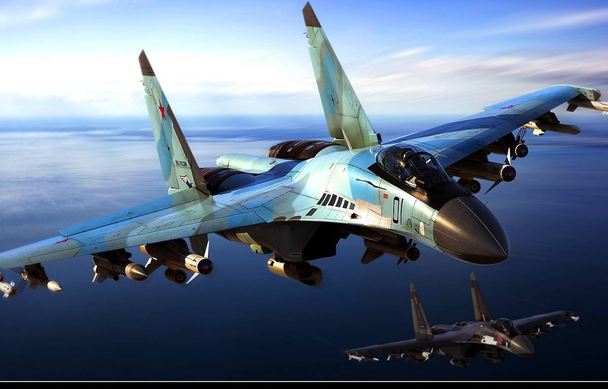 Головокружительные кульбиты: Тренировка Су-35 перед ВЭФ-2017 попала в Сеть