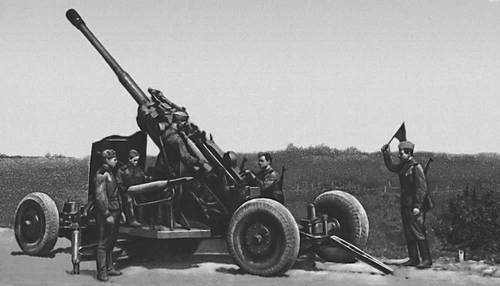 Из пушки ПВО: Как советские погранцы выстрелом смели с места немецкий танк