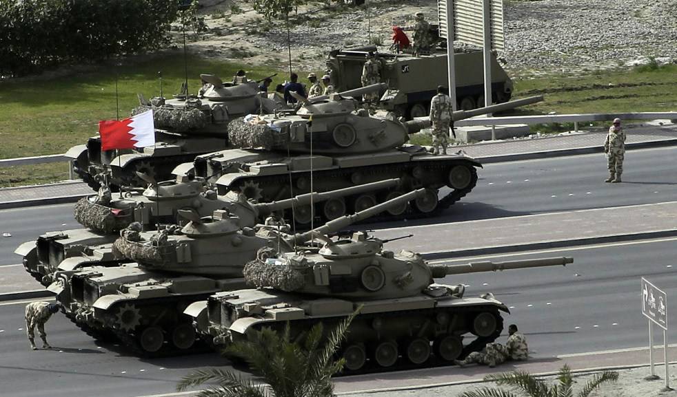 Армию Бахрейна прикрывает американский штаб