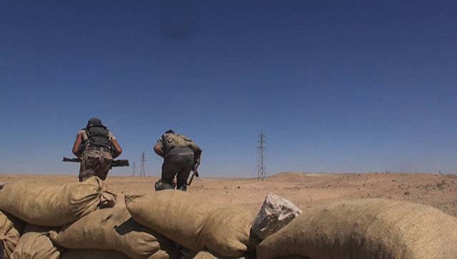 Сирийские войска прорвали позиции ИГ на главном южном въезде в Дейр-эз-Зор