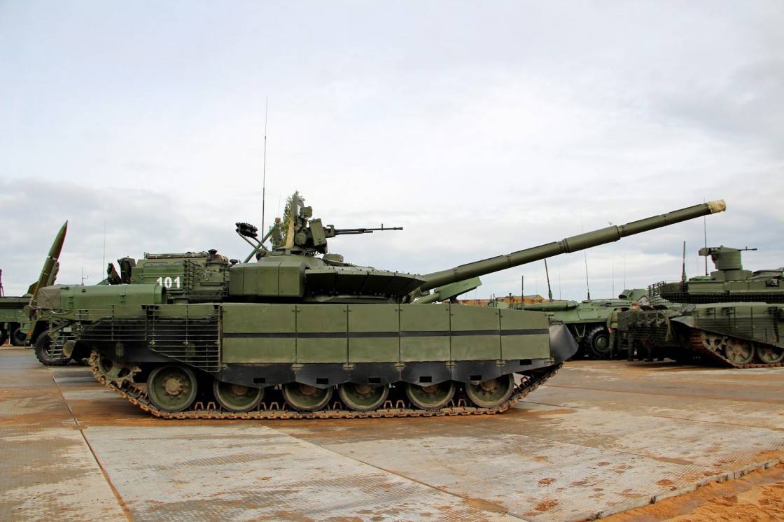 Ударная мощь России: представлен новейший «реактивный» танк Т-80БВМ