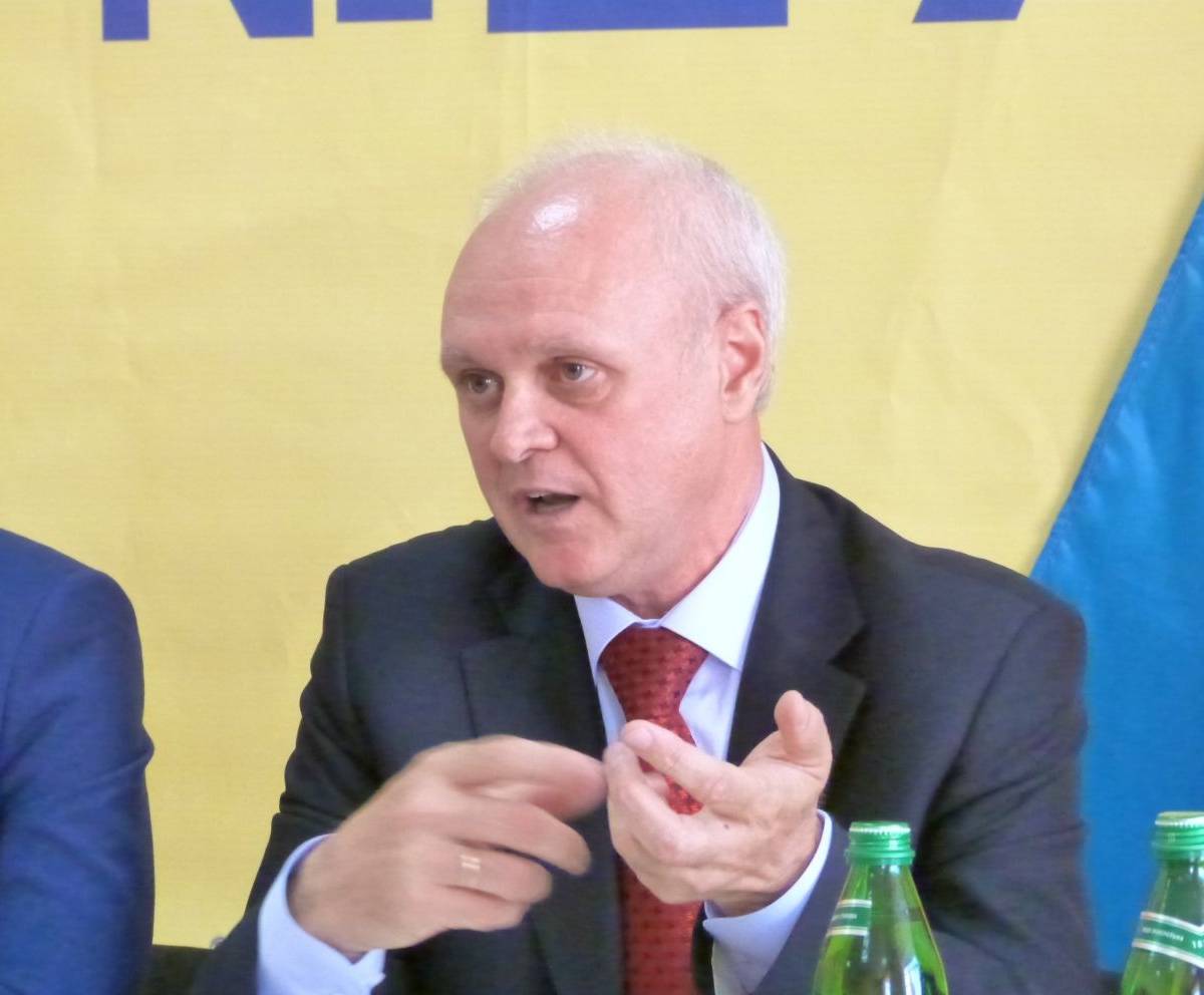Украинский военный эксперт Апаршин: Крым выпал из интересов киевской власти