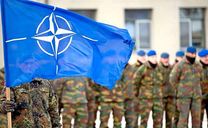 Зачем Россия набивается в друзья к НАТО