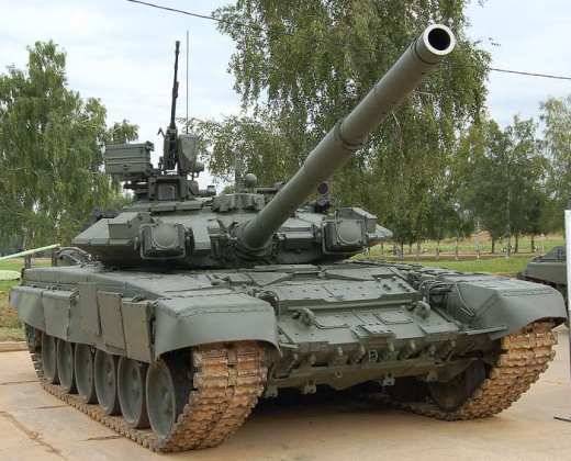 В Дагестане Т-90А отработали тактику "танковой карусели"