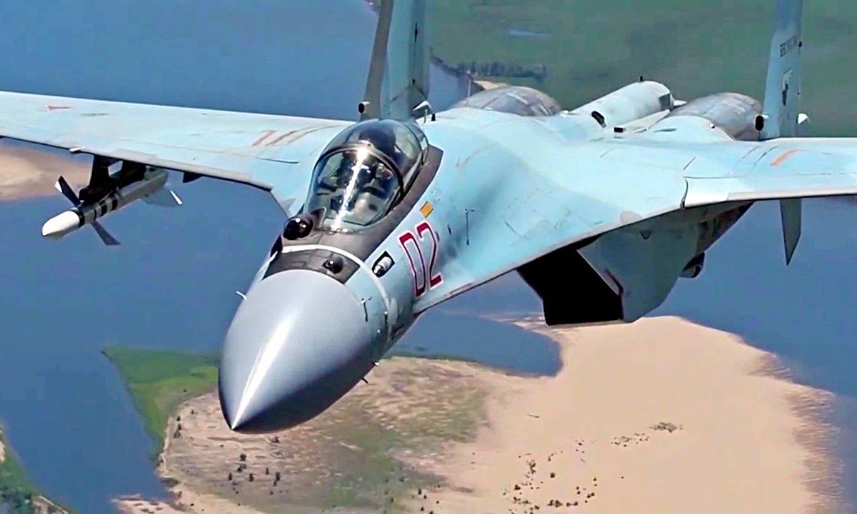 Истребитель Су-35С принят на вооружение российской армии