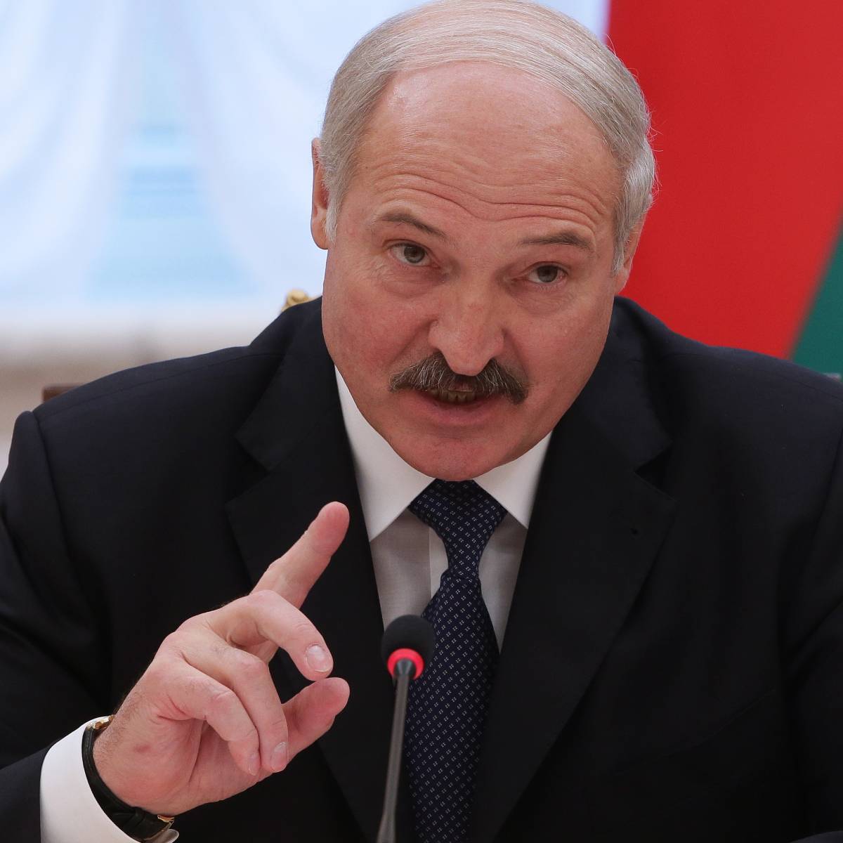 Лукашенко:  через неделю вопрос о возвращении войск РФ в ППД отпадет сам