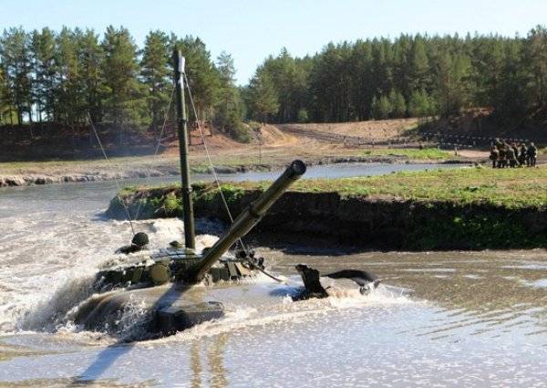 Мастера у рычагов: танкисты России показали высший класс вождения под водой