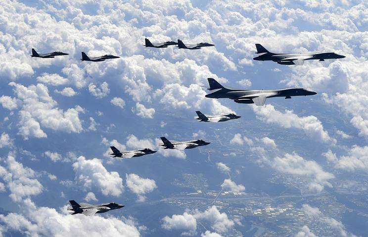 Бомбардировщики США пролетели около демилитаризованной зоны у границ КНДР