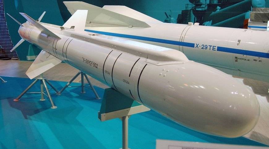 На Западе оценили модернизированные русские ракеты Х-38МЭ и АПР-3МЭ "Гриф"