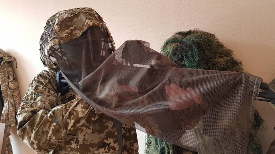 Пыль в глаза: на Украине представили новый маскировочный костюм для солдат