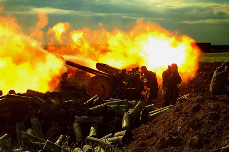 Хроника Донбасса: Запад толкает Украину в бездну войны, ВСУ стягивают силы