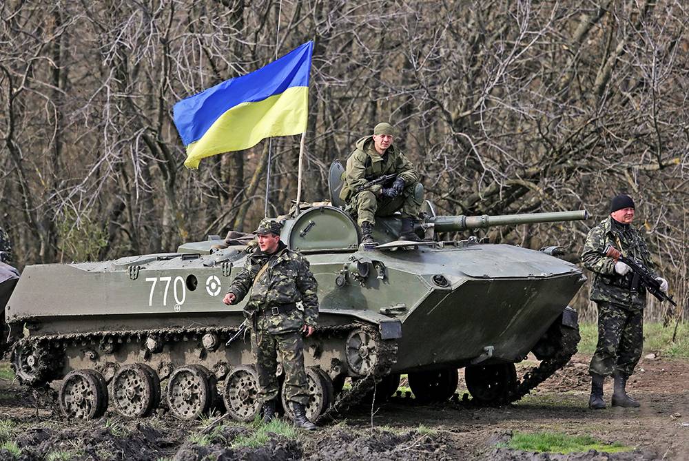 Украина перебрасывает в Донбасс тяжелую технику и бойцов «Правого сектора»