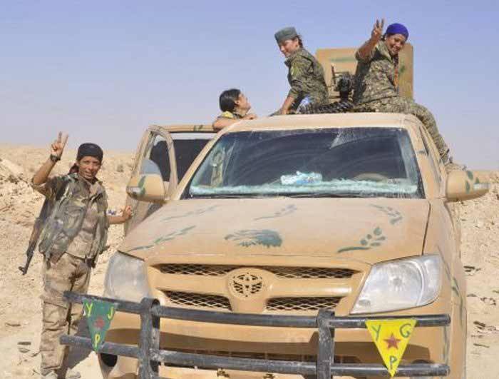 Курды взяли под контроль район Сувар и нефтепромысел Джафра