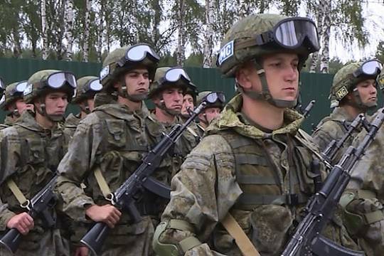 Россия вводит на Донбасс своих миротворцев