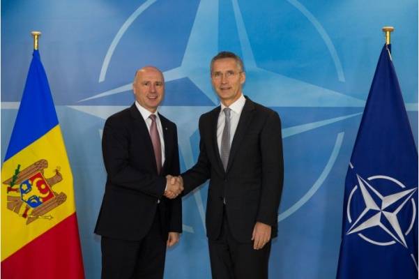 Додон не может помешать присутствию НАТО в Молдавии