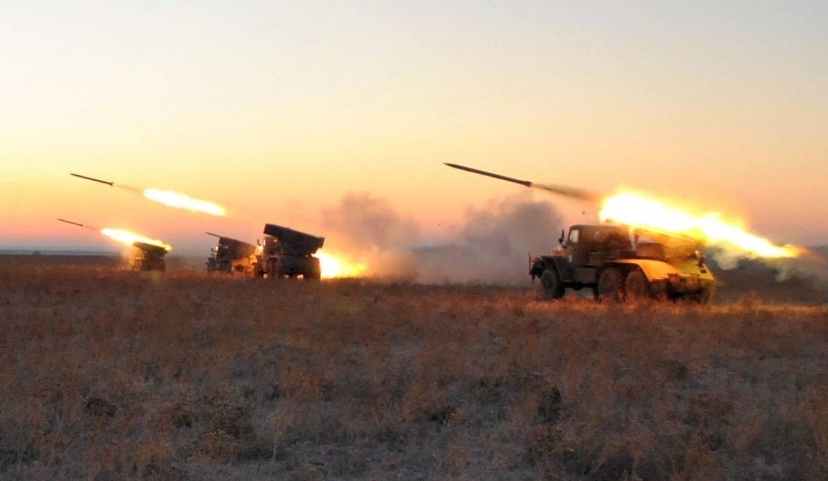 Расстрел «оккупантов» из «Градов» - артиллерия ВСУ показала видео стрельбы