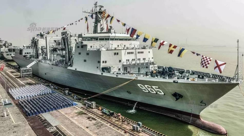 Куда пойдет китайский флот : Корабль комплексного снабжения Поднебесной