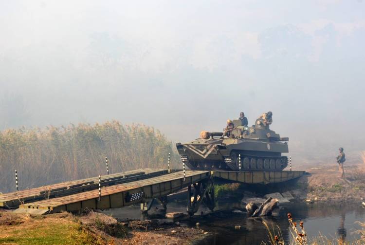 Хроника Донбасса: Киев грезит о скором захвате ЛДНР, танки идут на фронт
