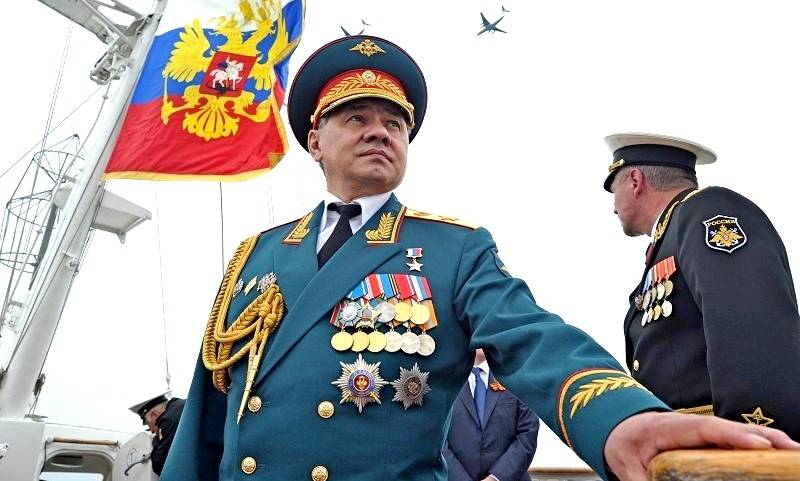 Шойгу Львиное Сердце: Глава МО РФ жалует генералов фамильными гербами