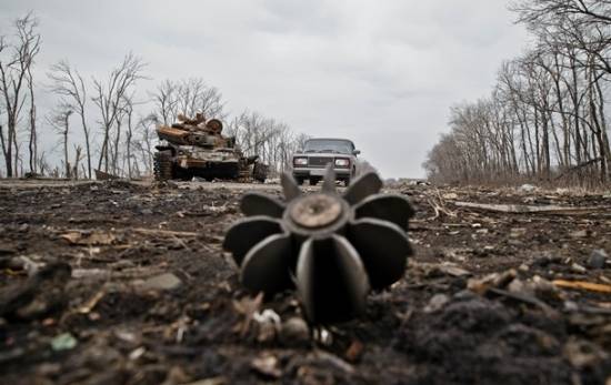 Украинцы обстреливают Луганскую республику во время "перемирия"