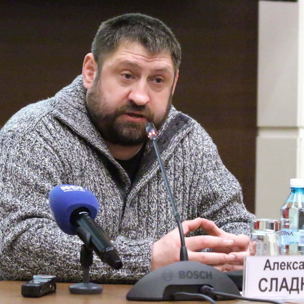 Сладков: Киев скоро начнет избавляться от "правосеков" и добробатов