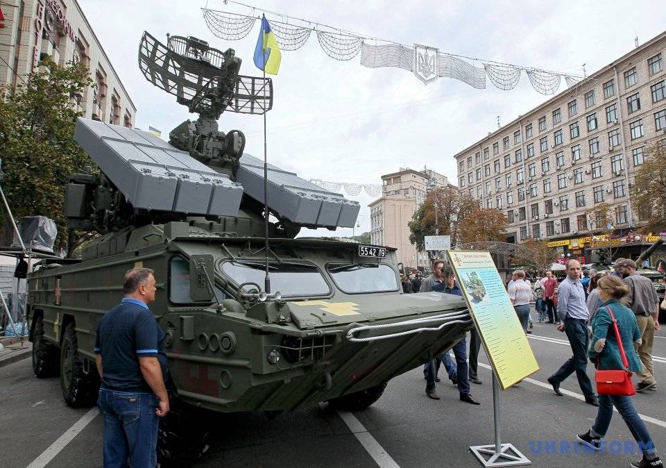 Кабмин Украины расторг соглашение с Россией о военных предприятиях