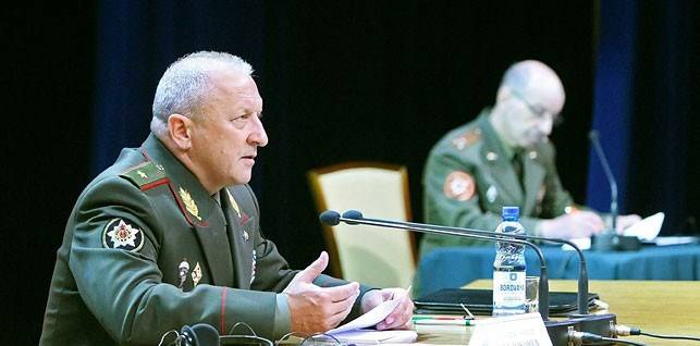 Нужна ли армии Беларуси гражданская помощь и контроль?