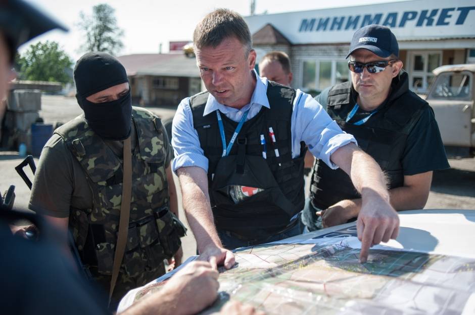 Силы ВСУ и ополчения ЛДНР выдвинулись к линии фронта на Донбассе