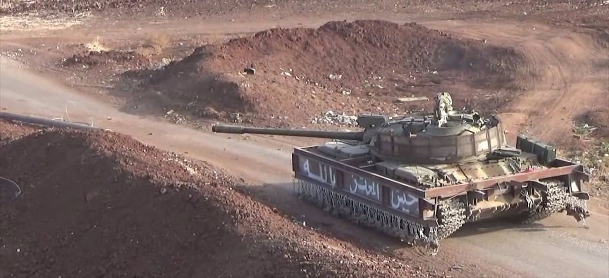 В бою против ИГ в сирийской Даръа замечен редкий Т-55 с необычными экранами