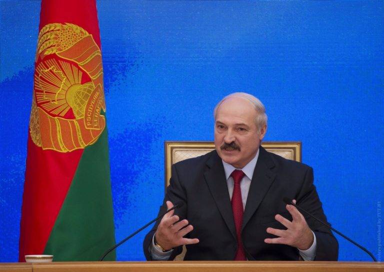 Лукашенко: соприкасаемся лоб в лоб с активизацией НАТО