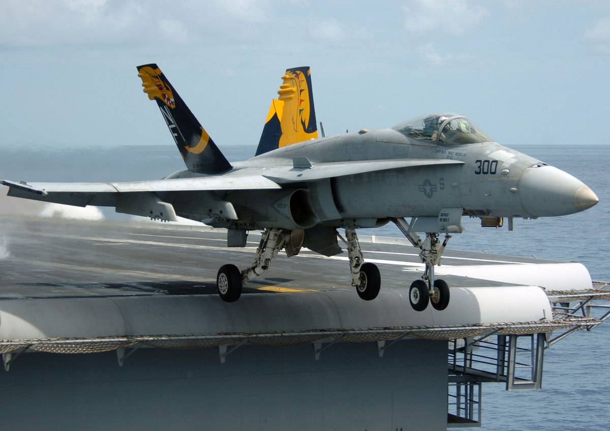 Жалкое состояние: Большинство истребителей F-18 США сегодня небоеспособны