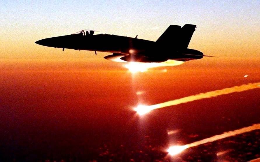 Хроники пикирующих ковбоев: ВВС США массово теряют самолёты и бомбят своих