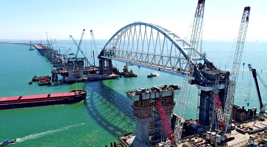США зовут флот Украины в «ползучее наступление» на Крымский мост