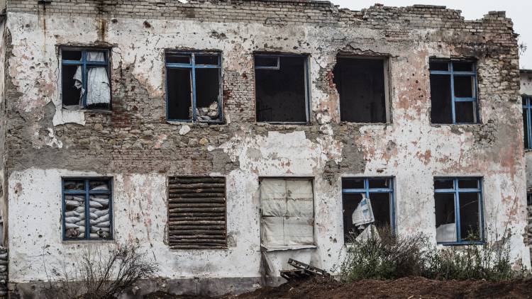 За три года войны на Донбассе зафиксировано более 1200 военных преступлений