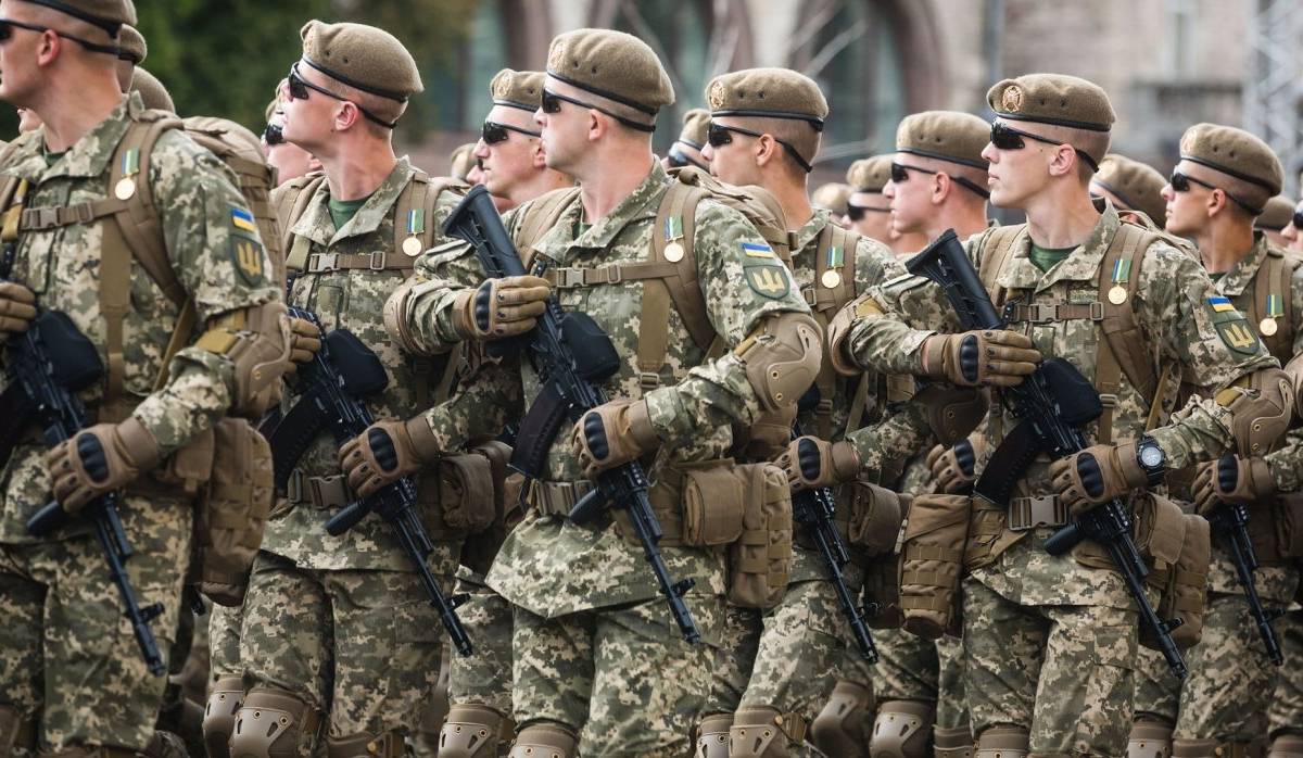 Почему украинская армия превратилась в банду?