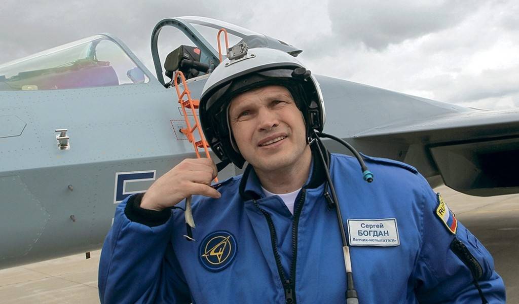 Сергей Богдан  о воздушных дуэлях Су-35 и F-22: обычно выигрываем всухую