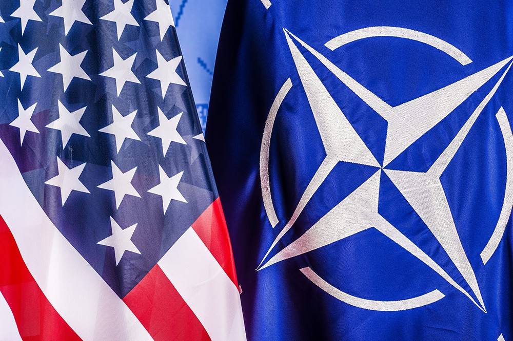 США через НАТО обостряет отношения с РФ в Восточной Европе