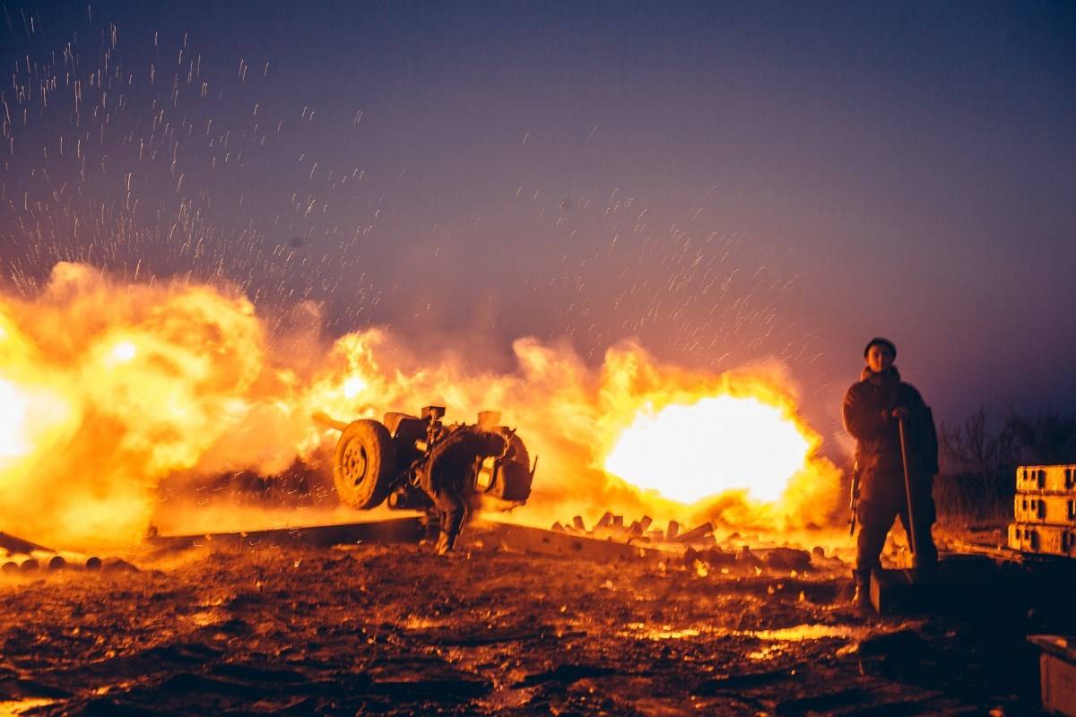 ВСУ ведут обстрел по домам, но армия ДНР разносит огневые точки врага