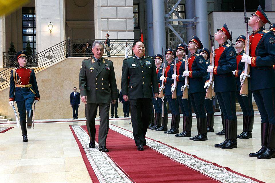 Минобороны РФ: приоритет - военное сотрудничество с Китаем