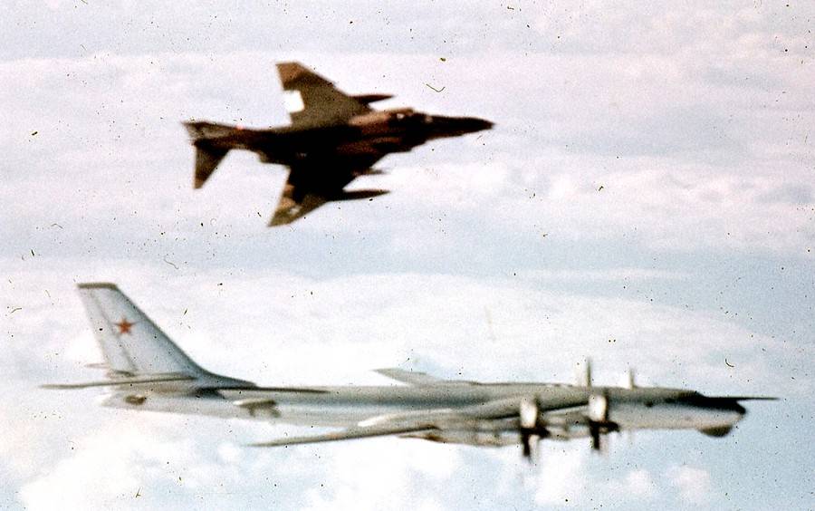 Офицер ВВС США рассказал о «бочке» американского истребителя вокруг Ту-95